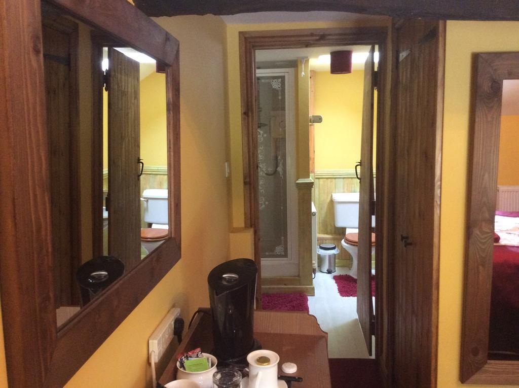 The Old Forge B&B Knockin Δωμάτιο φωτογραφία